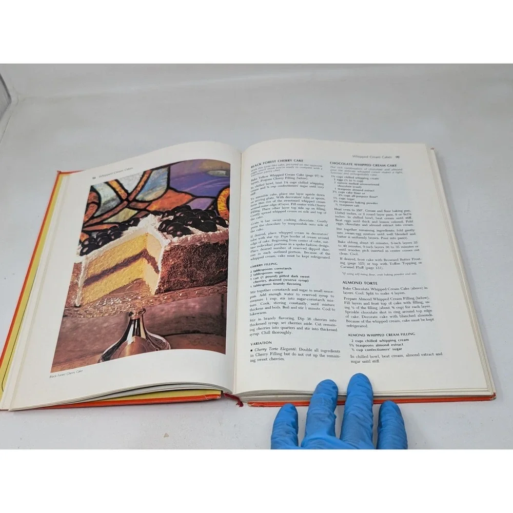 Betty‎ Crocker's Cookbook 1975 25th printing Hardcover VTG 1969 Red Pie Cover